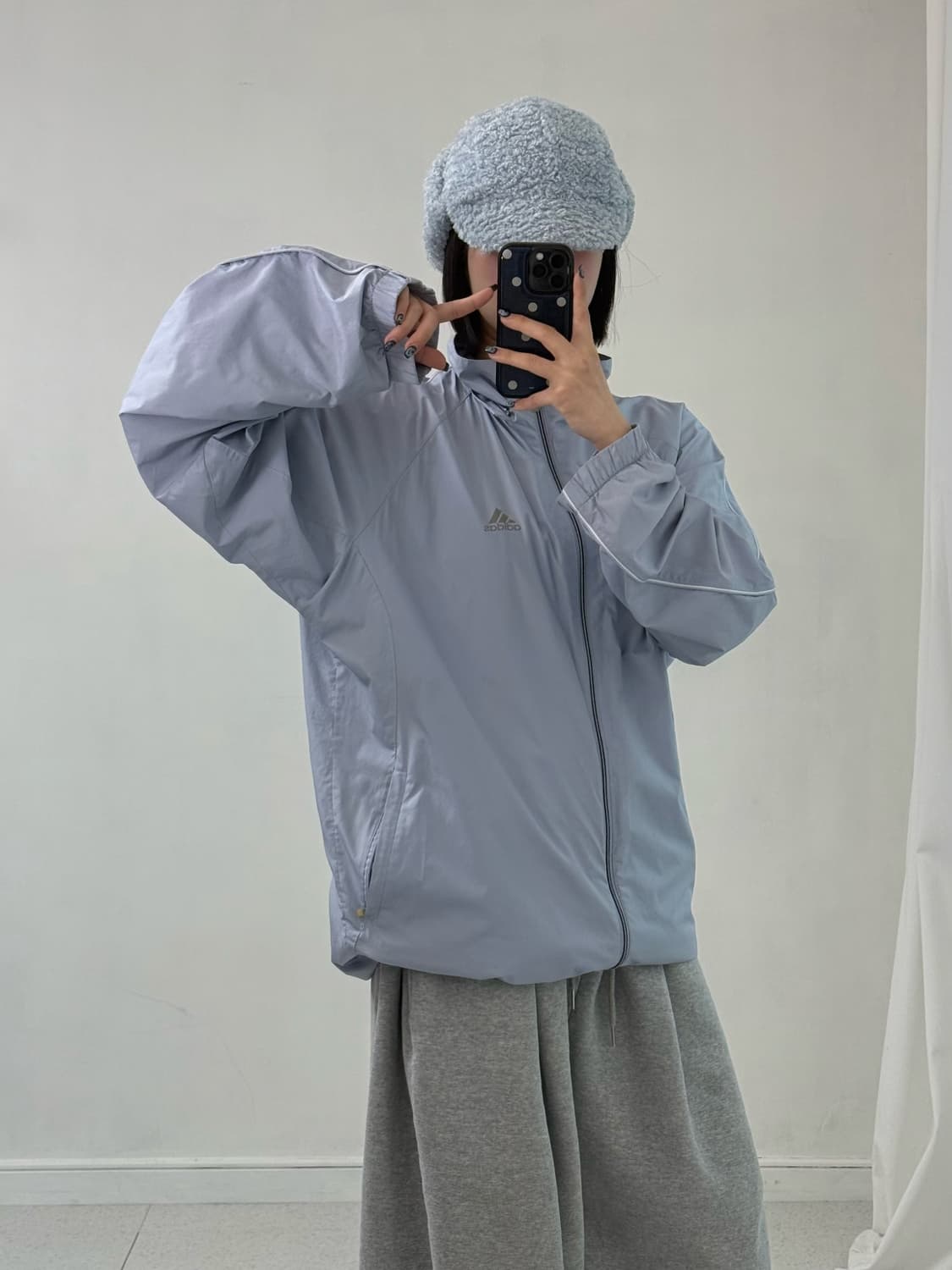 아디다스 시나모롤 오버핏 바람막이 상품이미지3