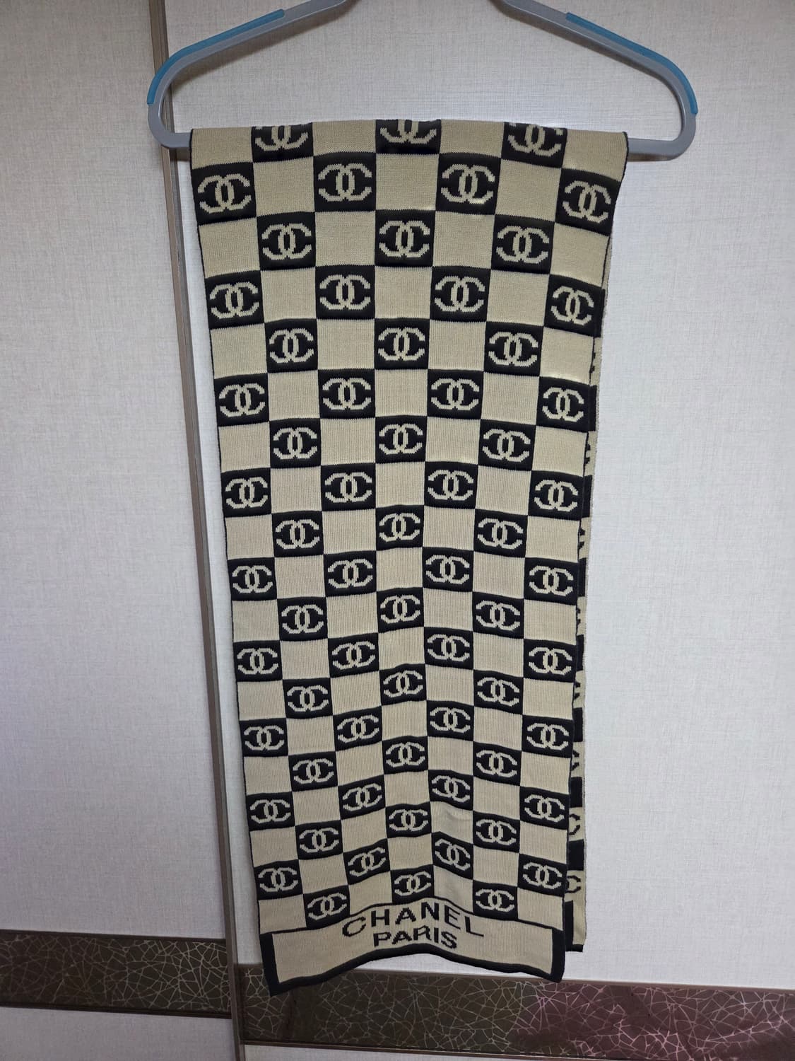 CHANEL CC 로고 양면머플러 블랙/베이지 상품이미지4