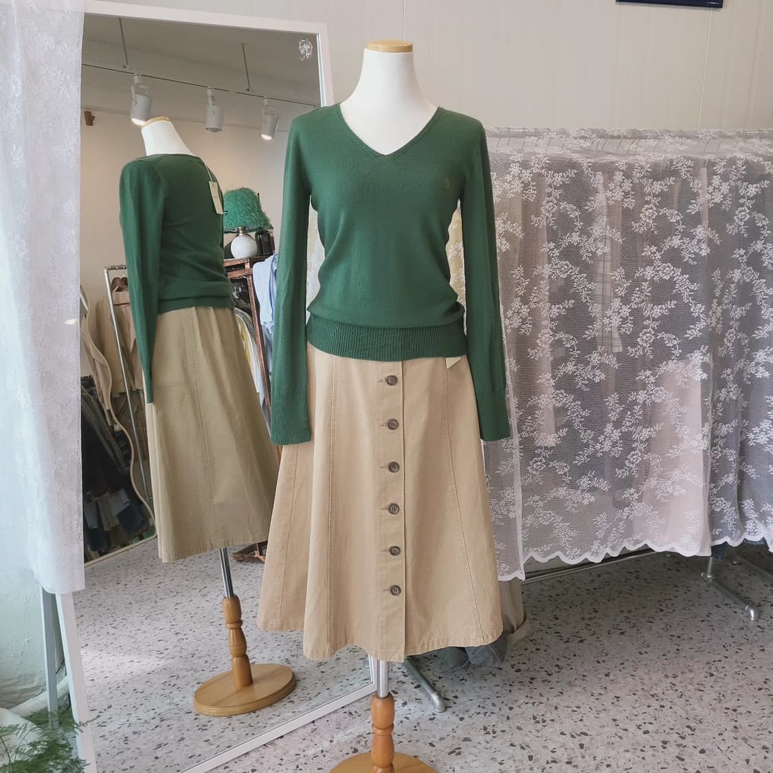 Nombre impair 딥그린 브이넥 니트 상품이미지1