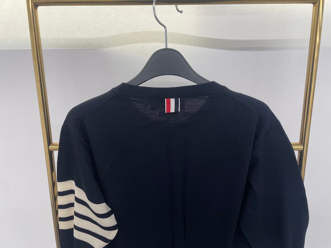 톰브라운 라운드 니트 상품이미지5