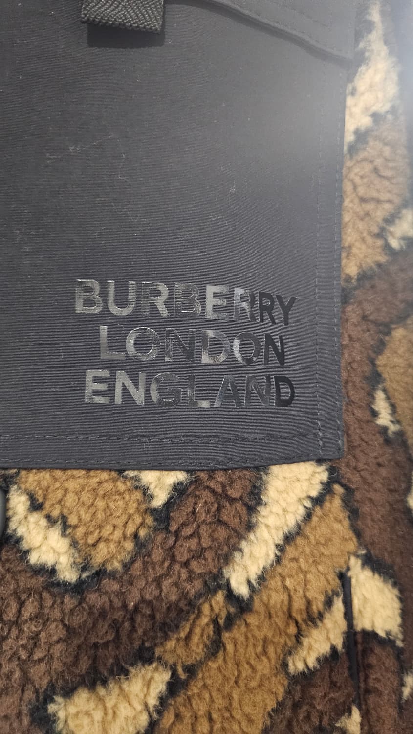 [50(100~105)] 버버리 TB 모노그램 패턴 브라운 후리스 자켓 상품이미지5