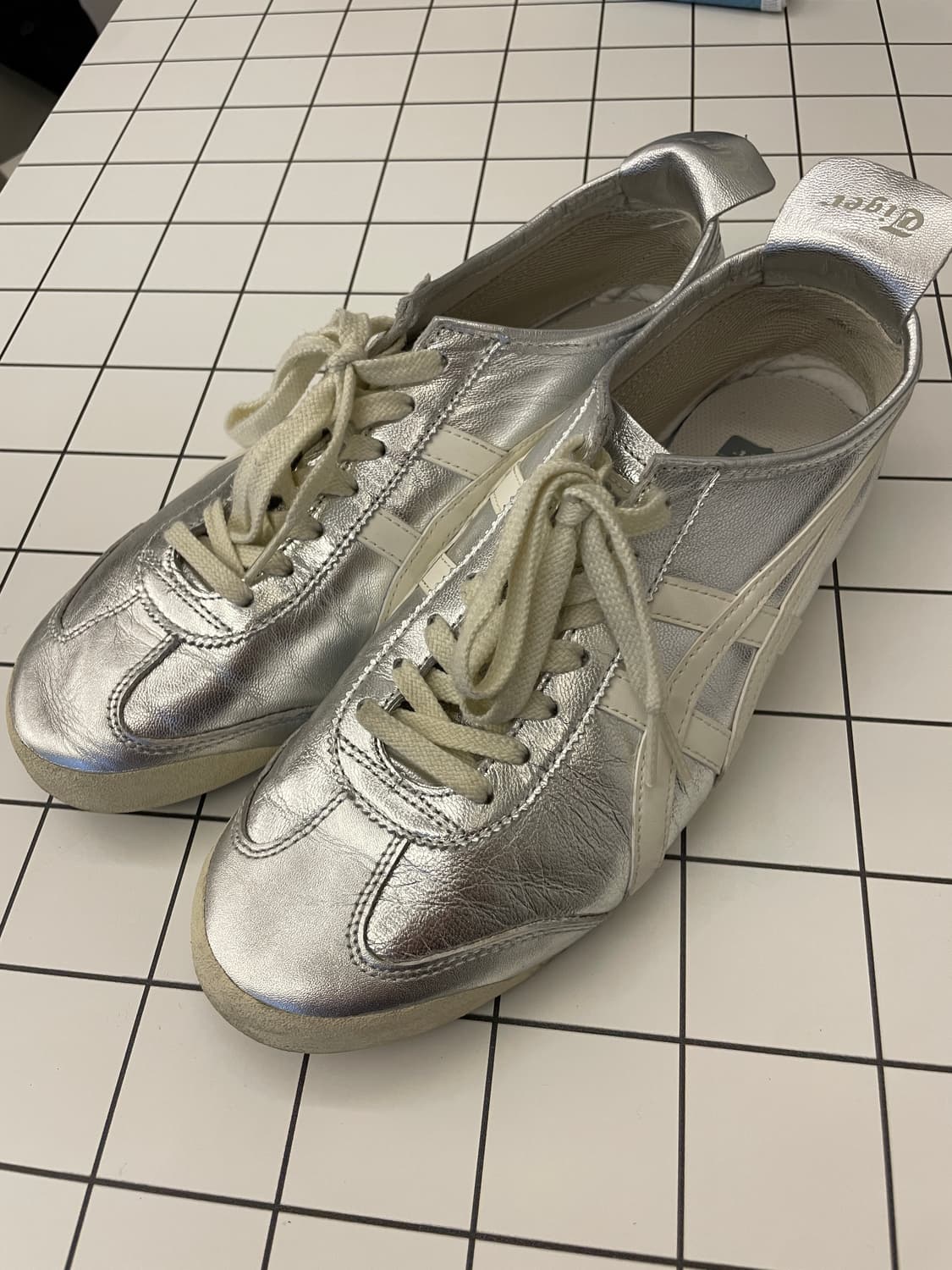 오니츠카타이거 mexico66 실버 스니커즈 275 상품이미지1