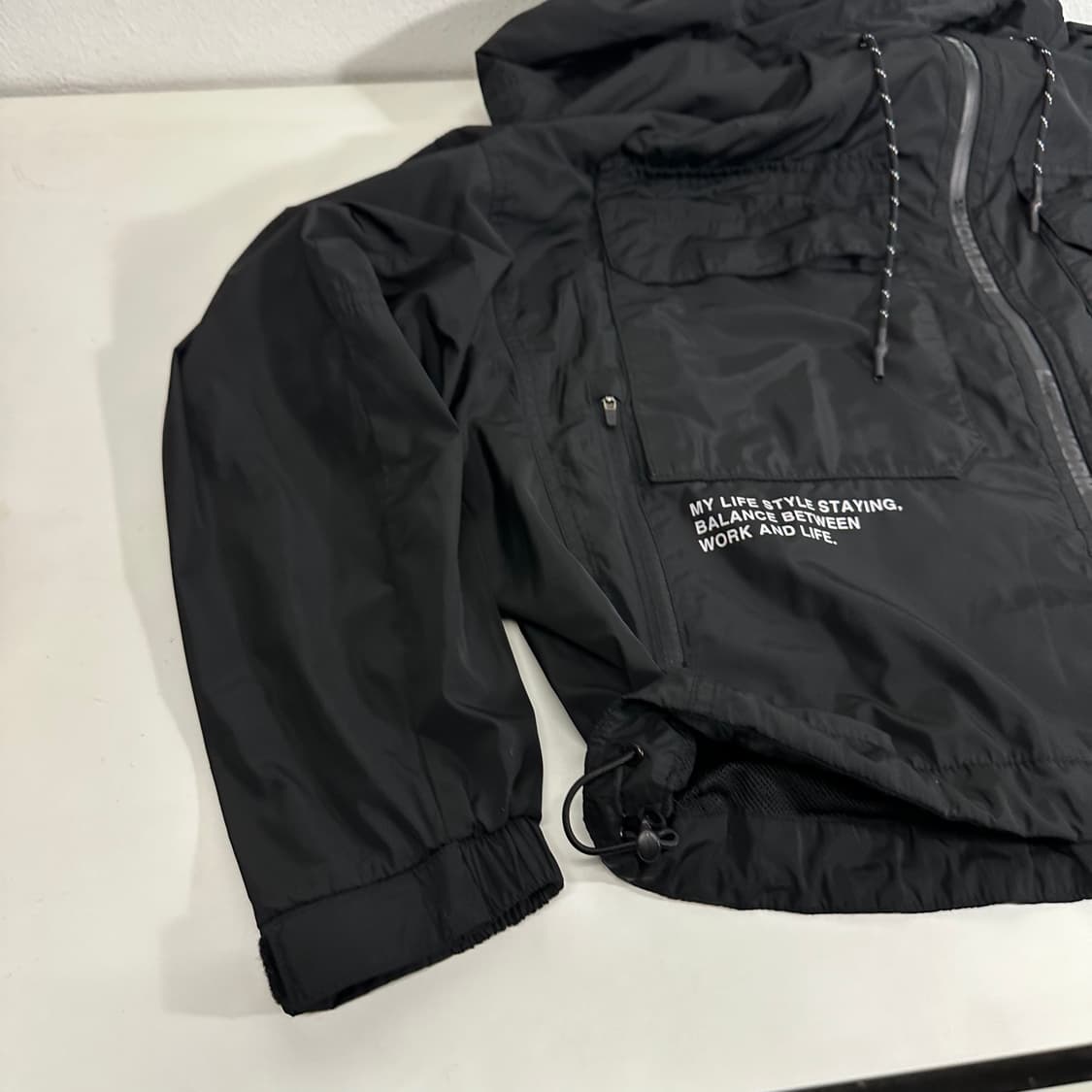 우먼FREE 라이프워크 블랙 오버핏 후드 바람막이 상품이미지4
