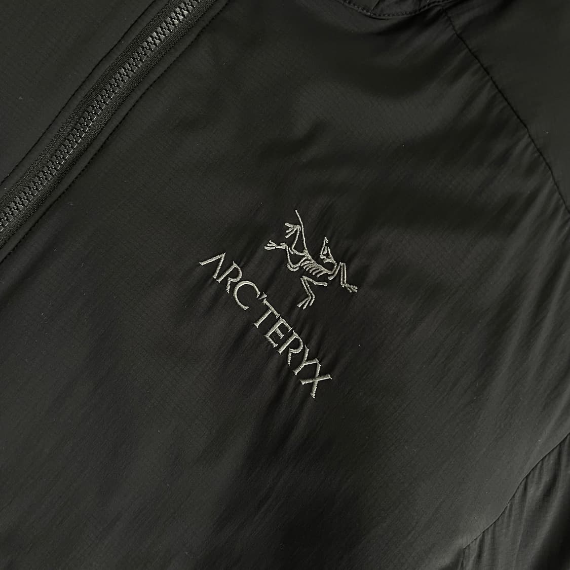 Arc,teryx  아크테릭스 아톰 후드 블랙 자켓 상품이미지2