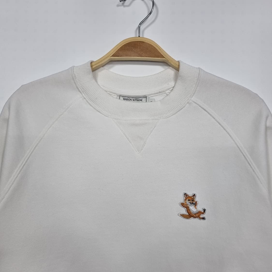 메종키츠네 칠랙스 폭스 패치 맨투맨 화이트 상품이미지1