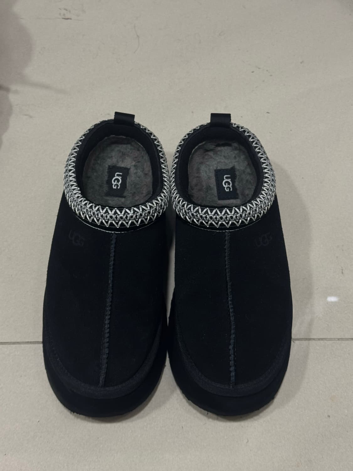 어그 타즈 블랙 250 상품이미지2