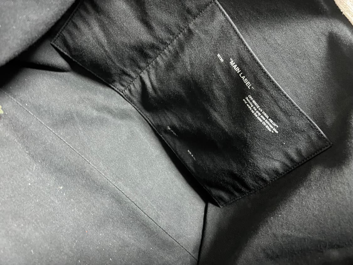 오프화이트 도트백 팝니다 상품이미지3