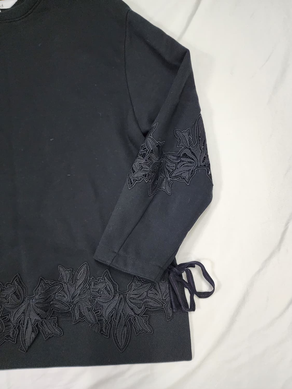 오즈세컨 플라워 레이스 블랙 맨투맨 상품이미지4