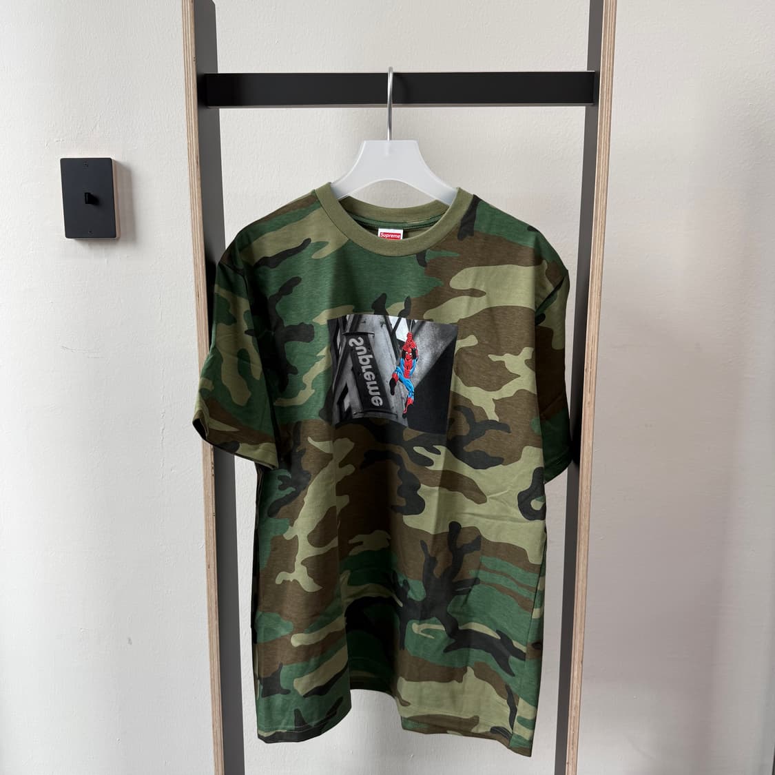 슈프림 스파이더맨 반팔 티셔츠 카모 상품이미지1