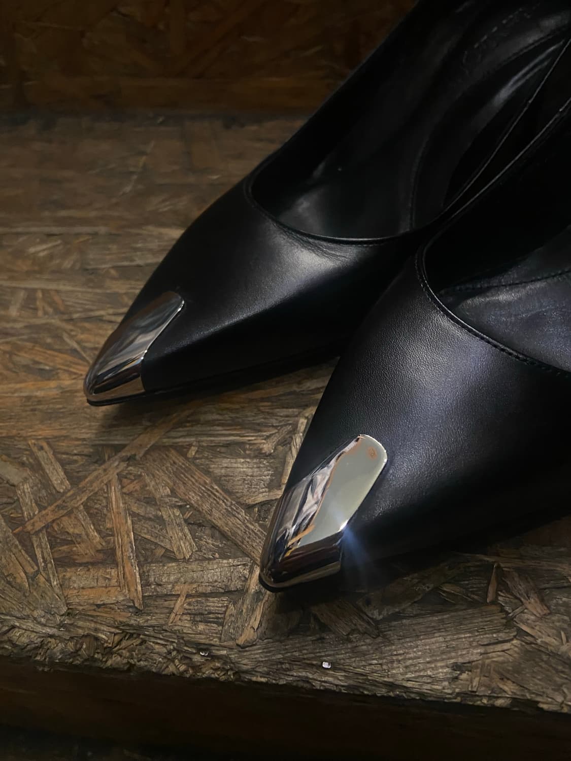 Alexander McQueen 알렉산더 맥퀸 펑크 앵클 스트랩 펌프스 상품이미지4