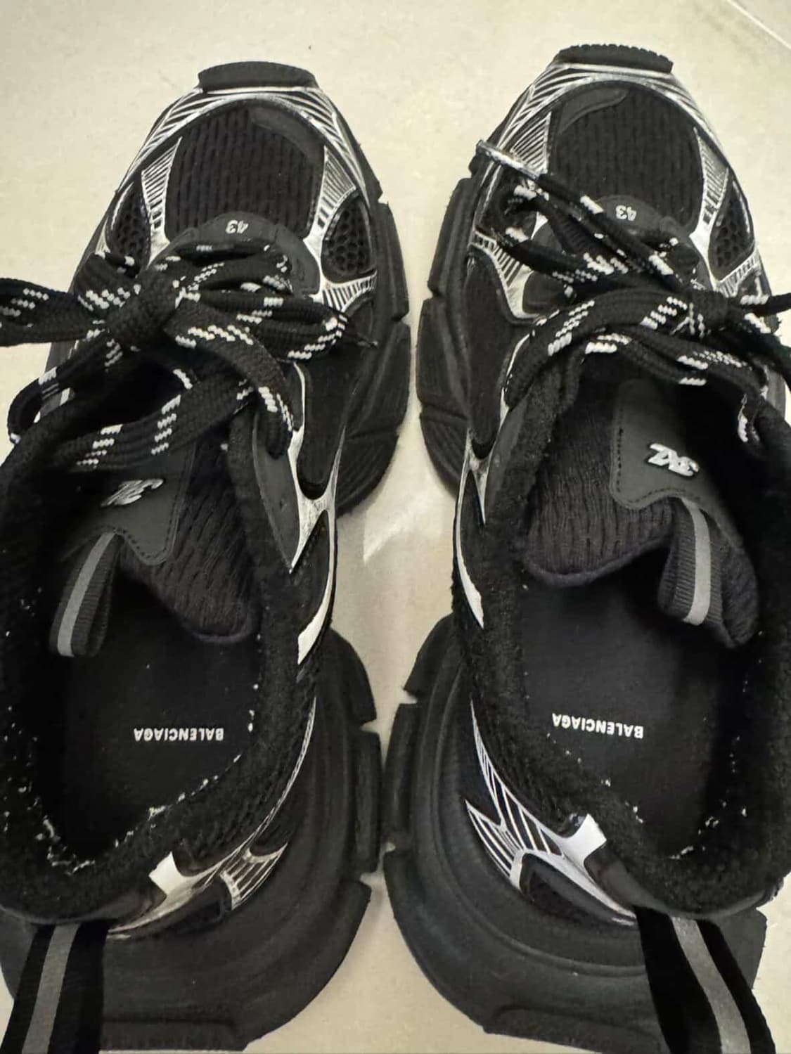 발렌시아가 3XL 스니커즈 블랙 화이트 상품이미지2