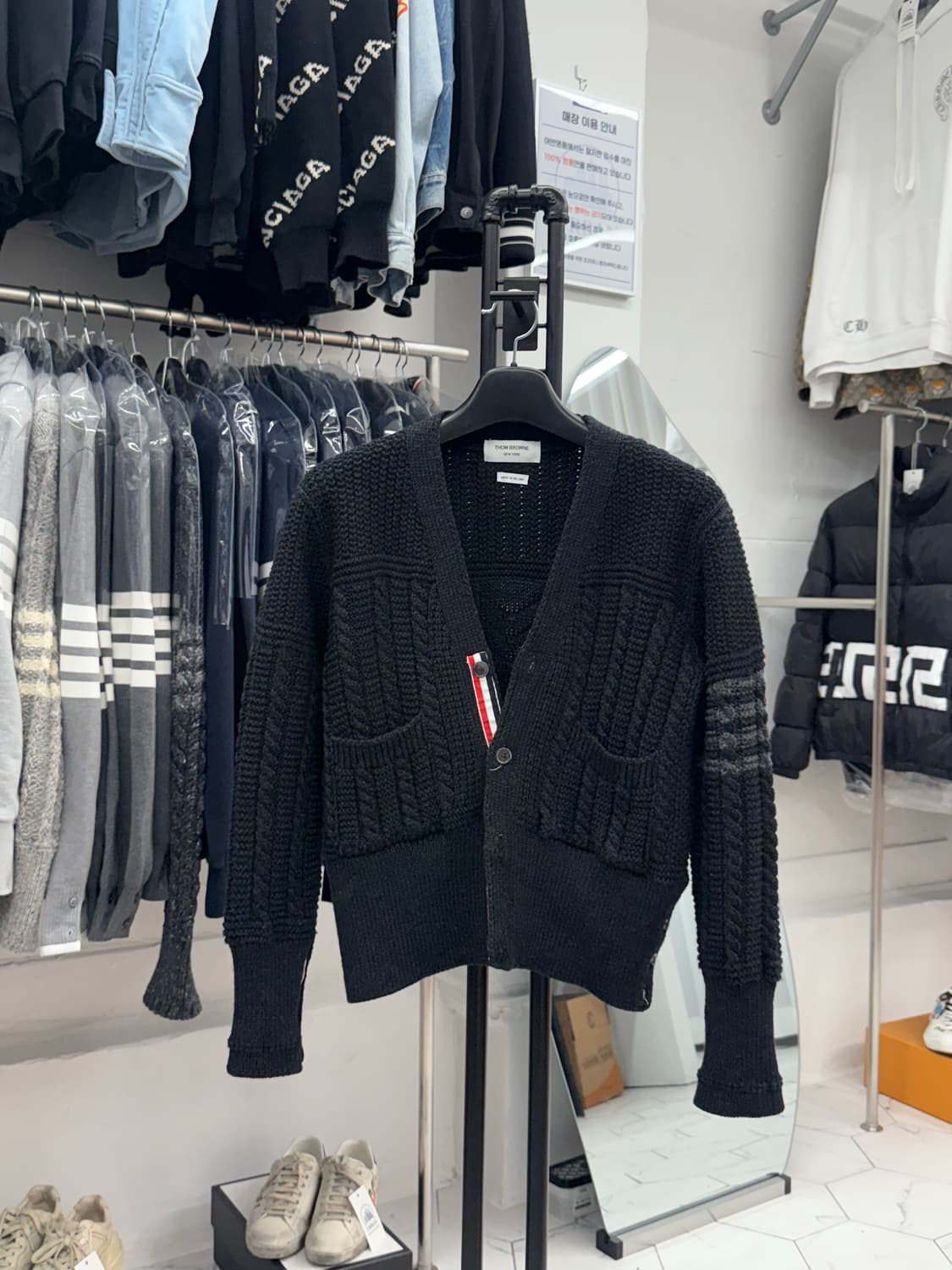 [3] 톰브라운 사선완장 아란케이블 가디건 상품이미지1