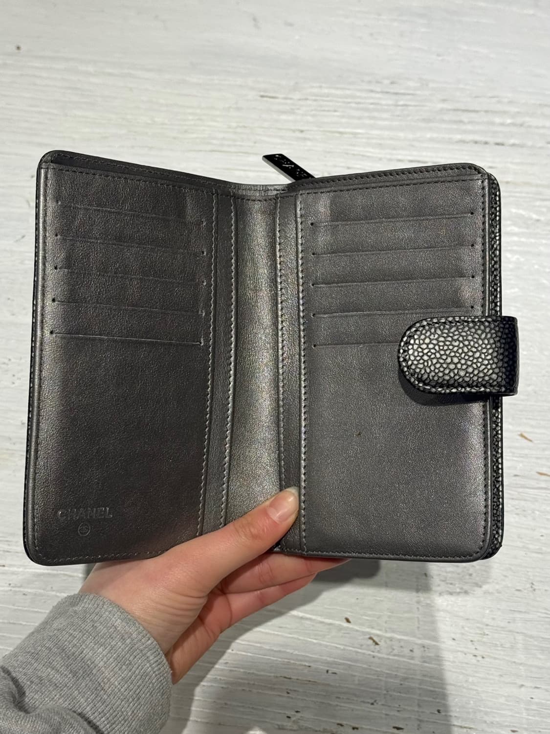 샤넬 블랙 CC 로고 캐비어 레더 월렛 상품이미지4