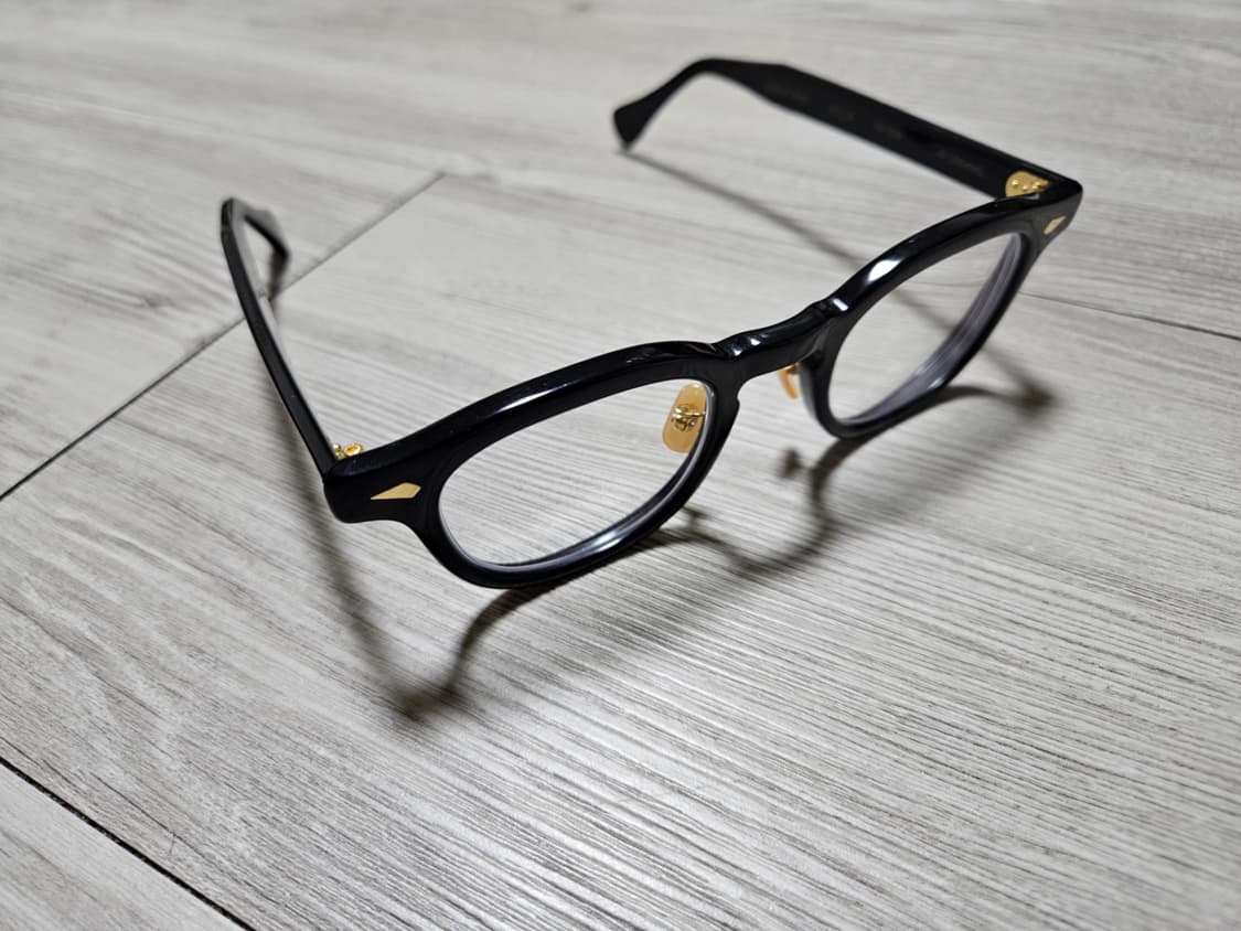 타르트옵티컬 × 이스트로그 블랙 골드 46 사이즈 판매 합니다. 상품이미지2