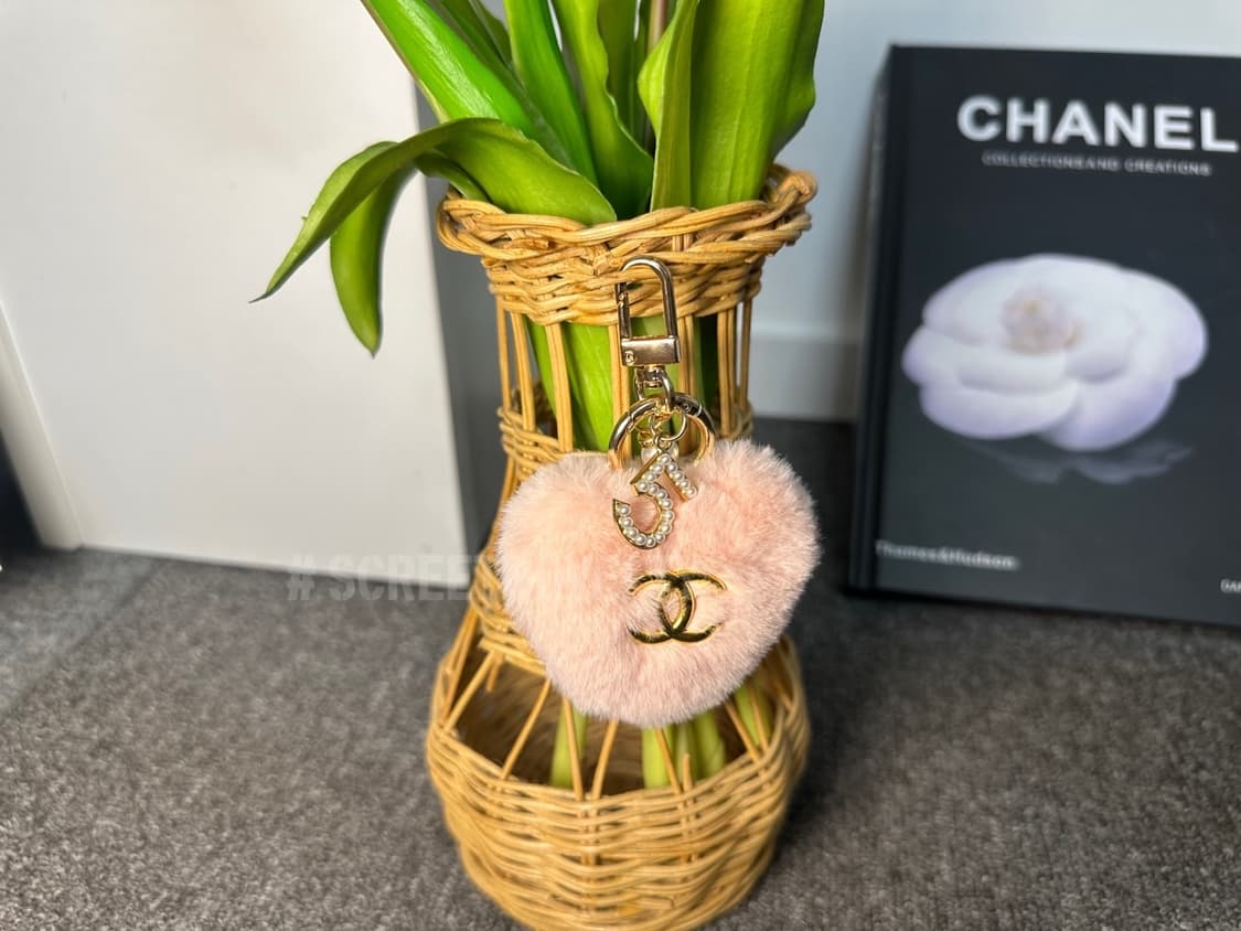 샤넬 하트 폼폼이 키링 핑크 상품이미지8