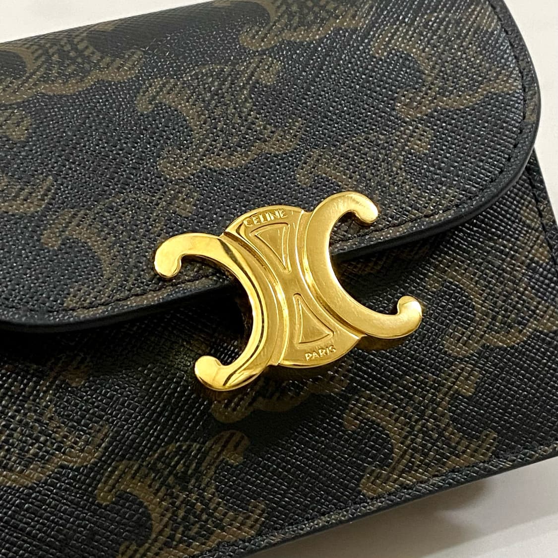 셀린느 비즈니스 카드지갑 반지갑 트리옹프 캔버스 램스킨 탄 상품이미지7