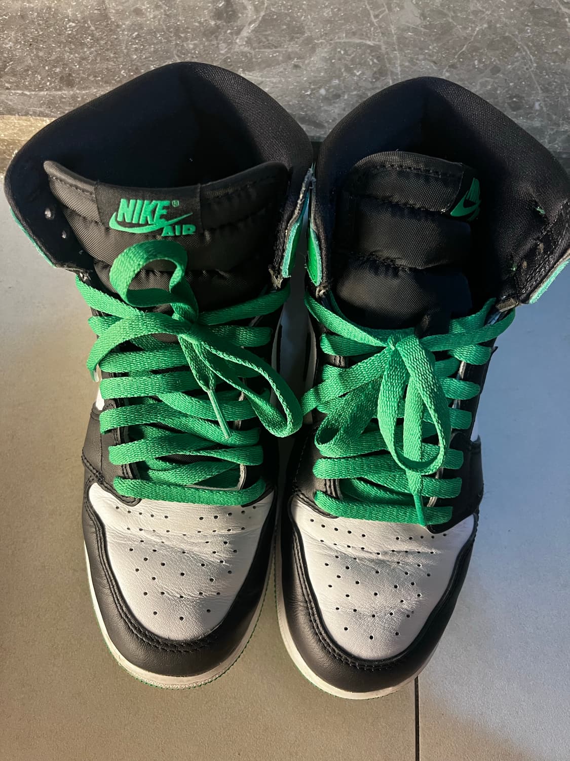 나이키 에어 조던 1 미드 럭키 그린 상품이미지3