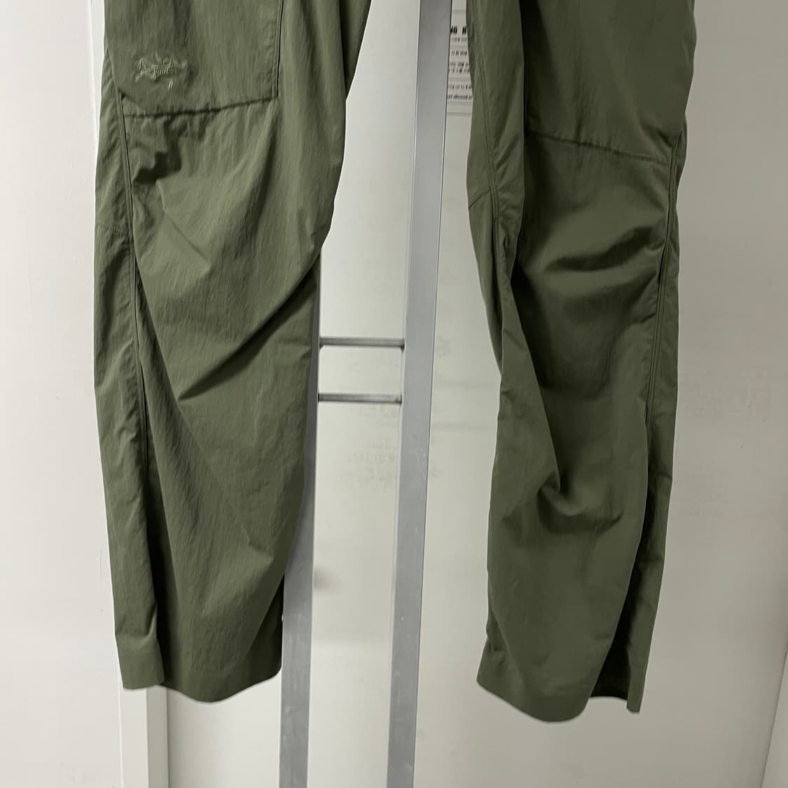 아크테릭스 카키 팬츠 32 상품이미지3