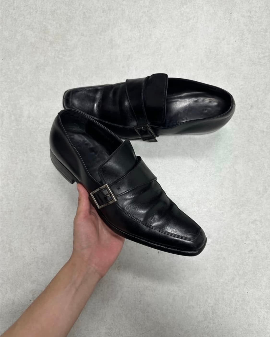 프라다 버클 로퍼 블랙 상품이미지4