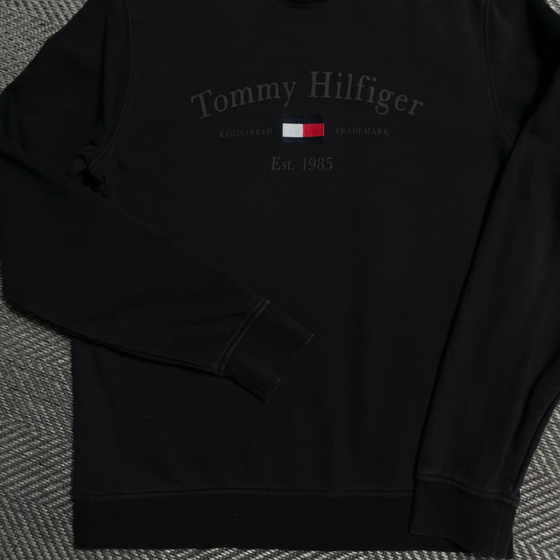 타미힐피거 센터 자수로고 맨투맨 블랙o 5268 상품이미지3