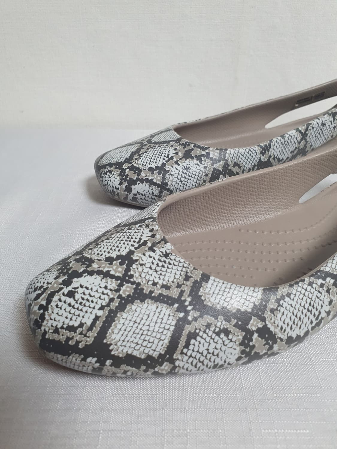 230mm 크록스 슬론 그래픽 플랫슈즈 머쉬룸 상품이미지7