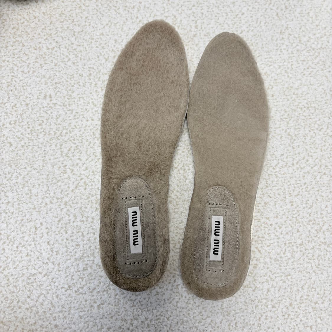 미우미우 퍼 스웨이드 롱 부츠 상품이미지10