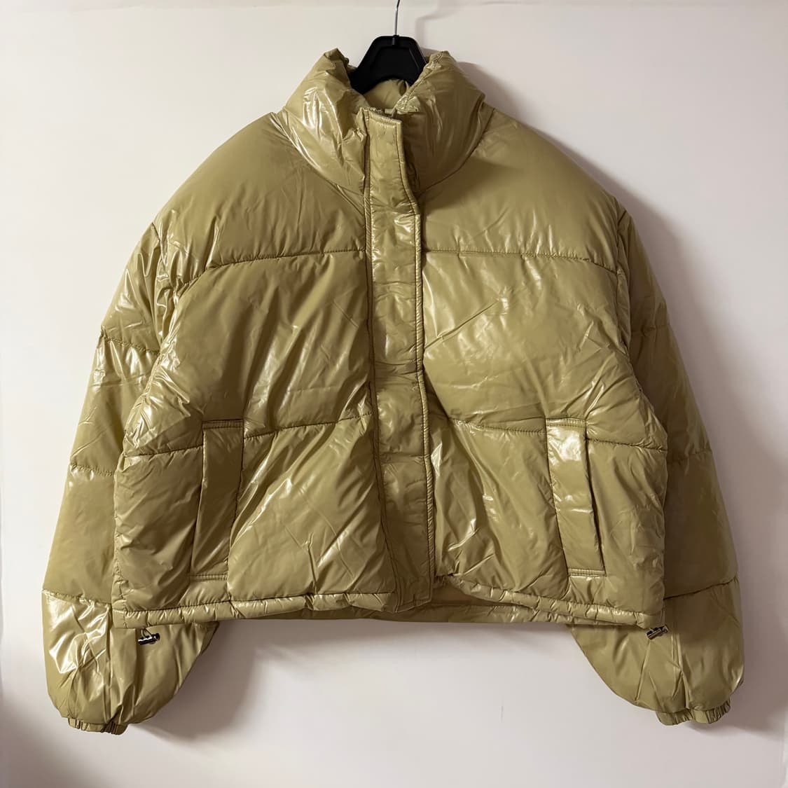 새상품 여자 유광 패딩 (베이지) 상품이미지1
