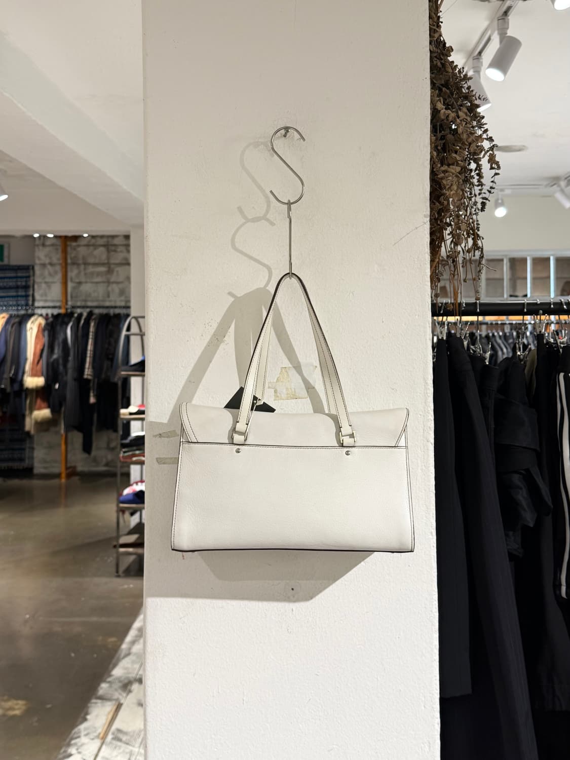 크리스찬 디올 00s 화이트 새들 더블 스트랩 숄더백 상품이미지5