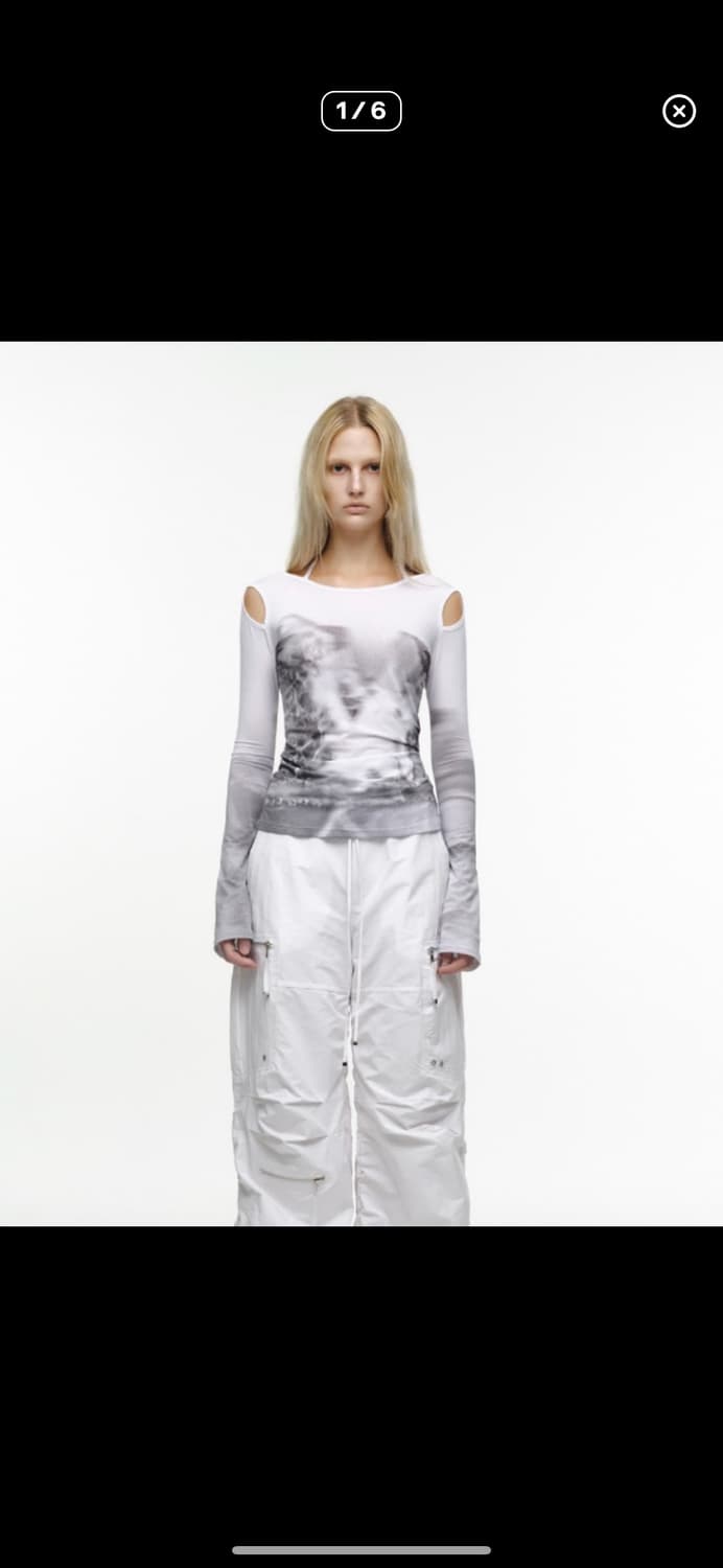 나체 컷 아웃 롱 슬리브 화이트  상품이미지1