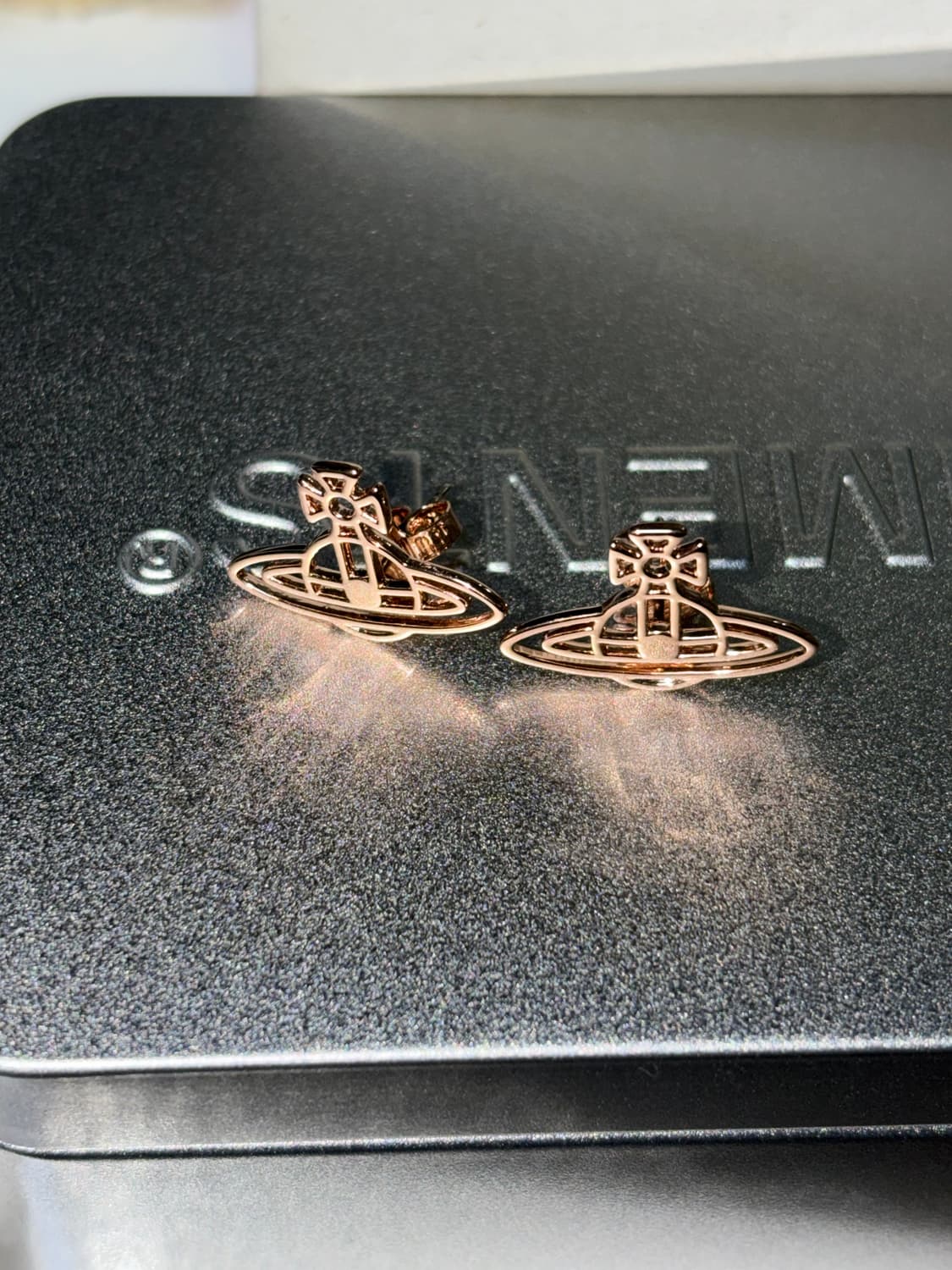 비비안웨스트우드 심볼귀걸이 로즈골드 상품이미지2