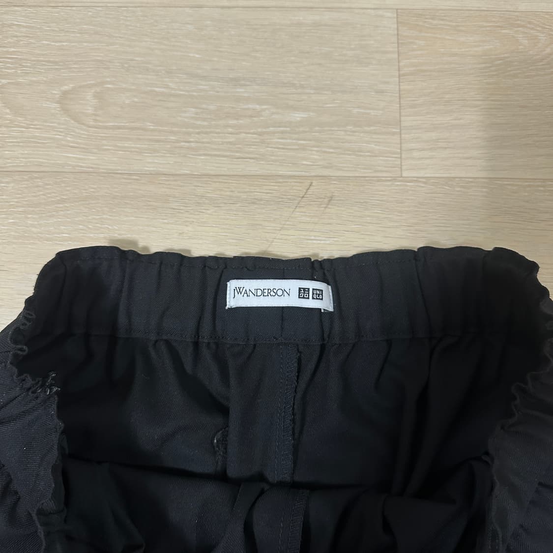 L JW앤더슨 유니클로 와이드 버뮤다 밴딩팬츠 블랙 상품이미지4