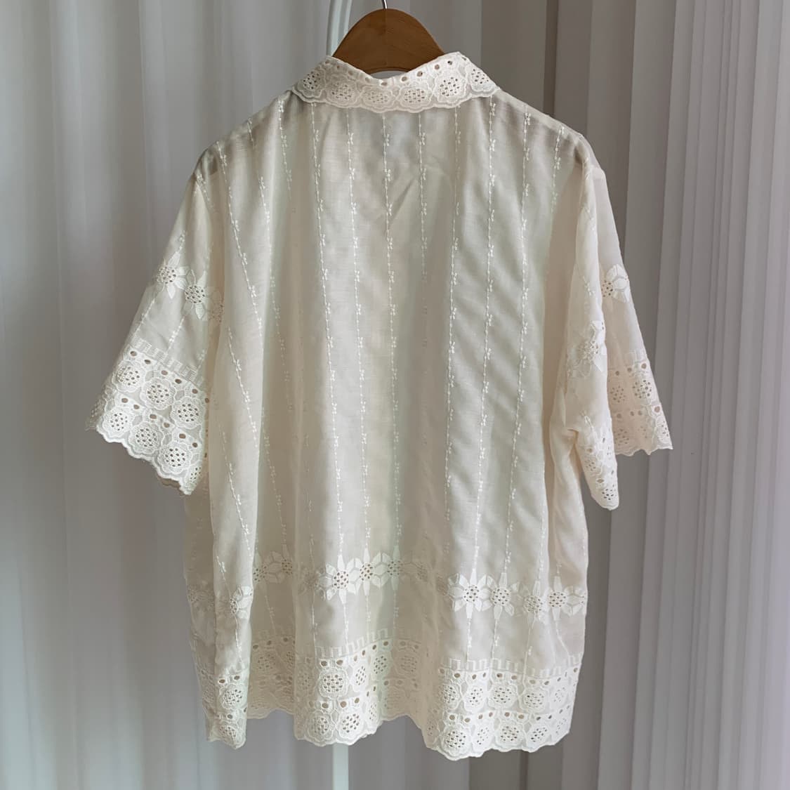 에이치앤엠 H&M 에스닉 플라워 펀칭 레이스 블라우스 상품이미지4