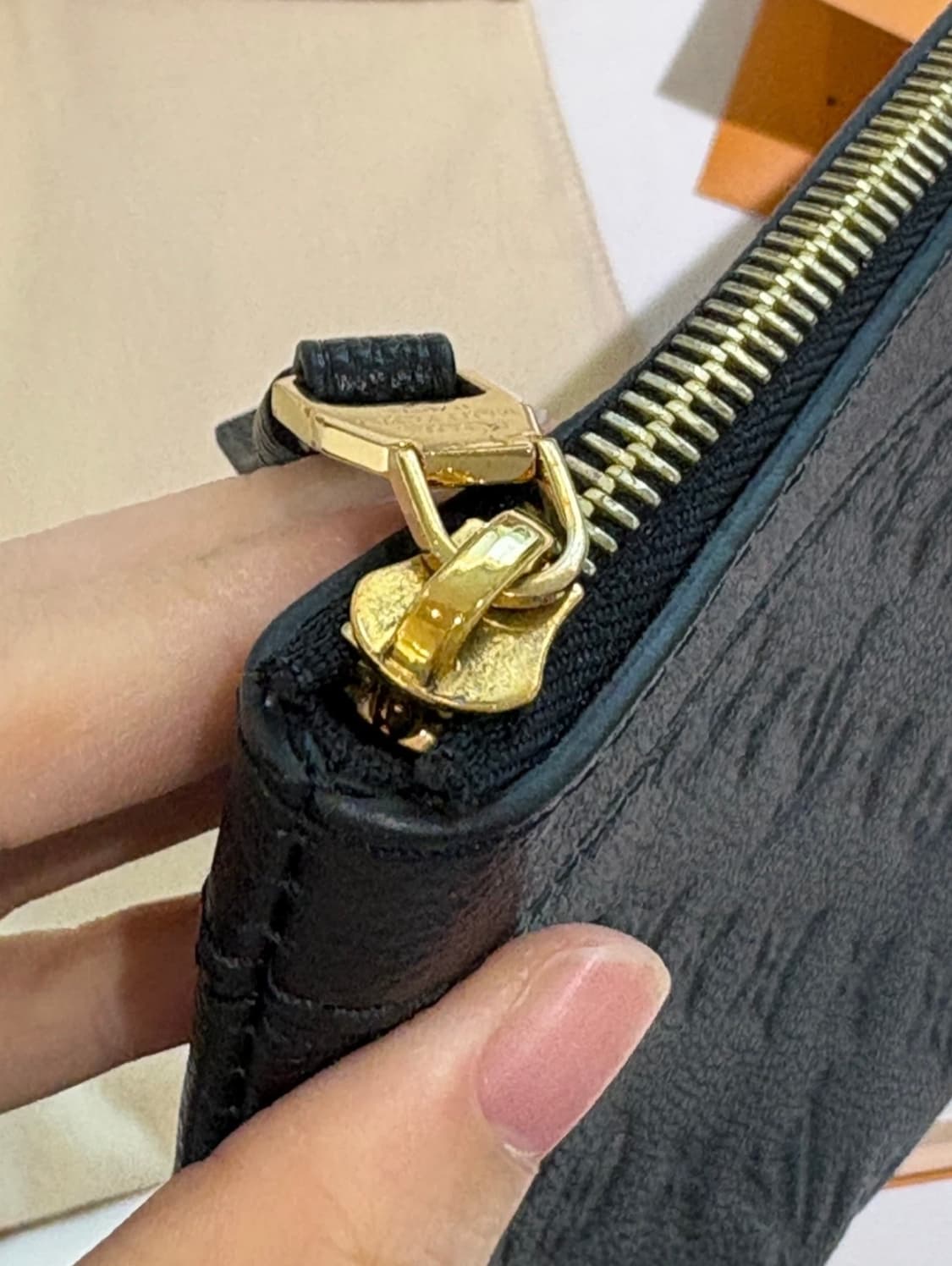 루이비통 앙프렝뜨 클러치 상품이미지4