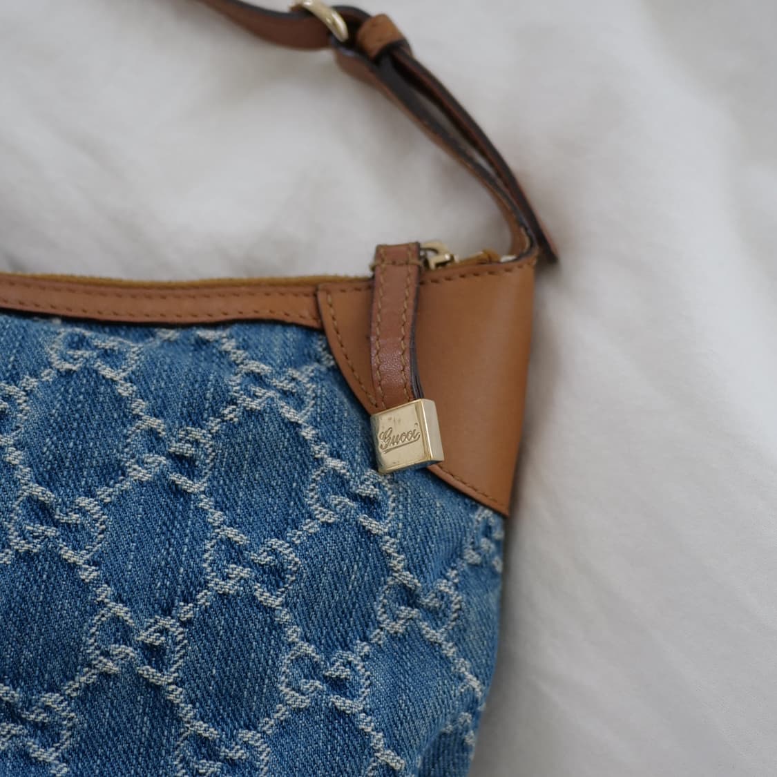 [Gucci] GG Canvas Denim Mini Hobo Bag 상품이미지6
