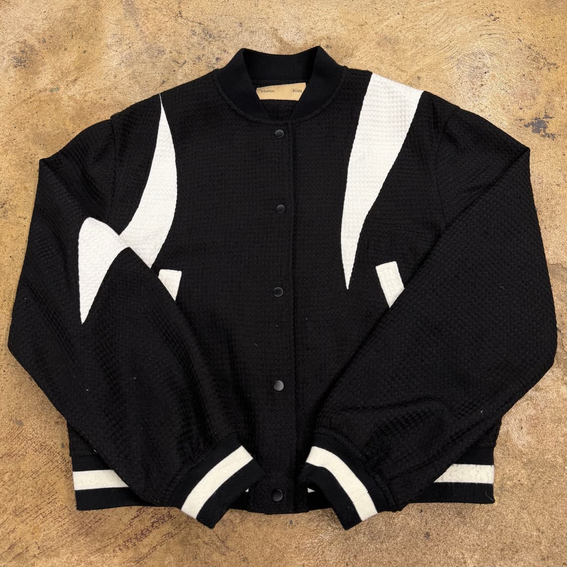 마뗑킴 블랙 바시티 자켓 점퍼  상품이미지2