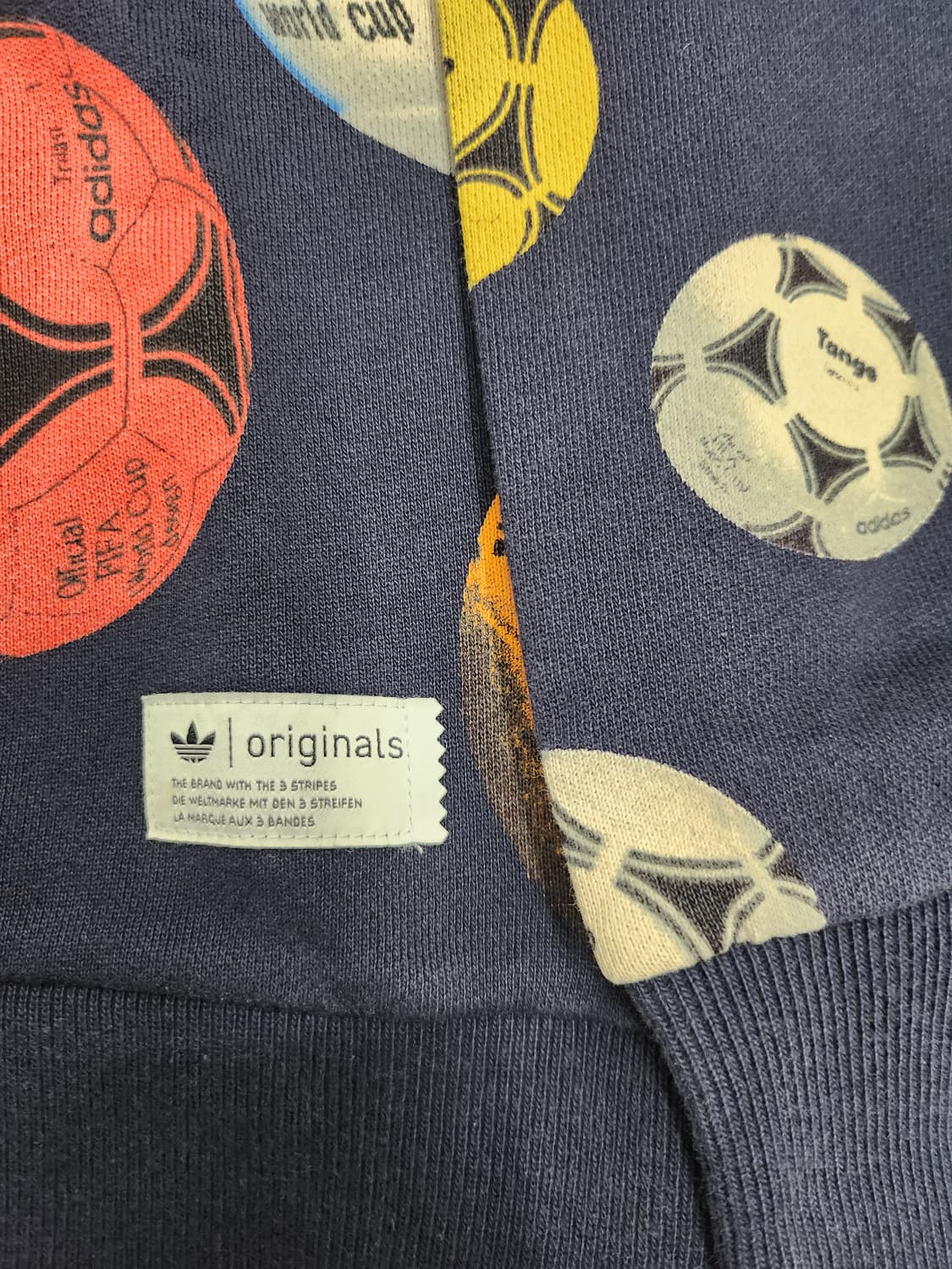 아디다스 축구공 패턴 맨투맨 95 상품이미지3