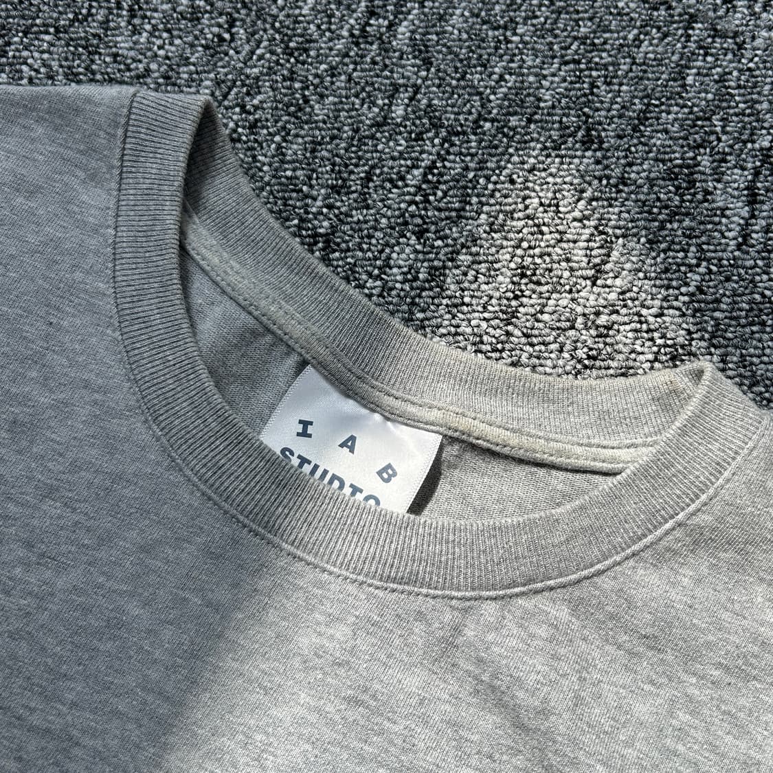 아이앱스튜디오 그레이 그린 티셔츠 상품이미지6