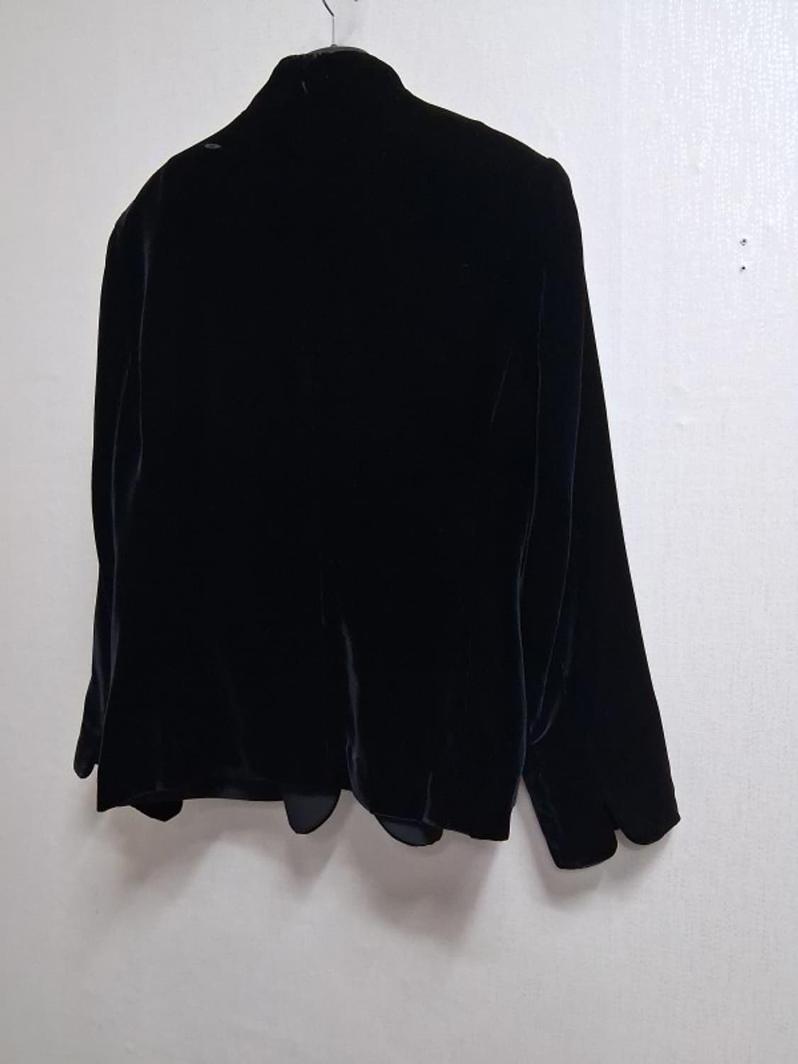 일본빈티지 FROHLICH 검정 벨벳숏쟈켓 레이욘벨벳 여성 77
원산지  상품이미지2
