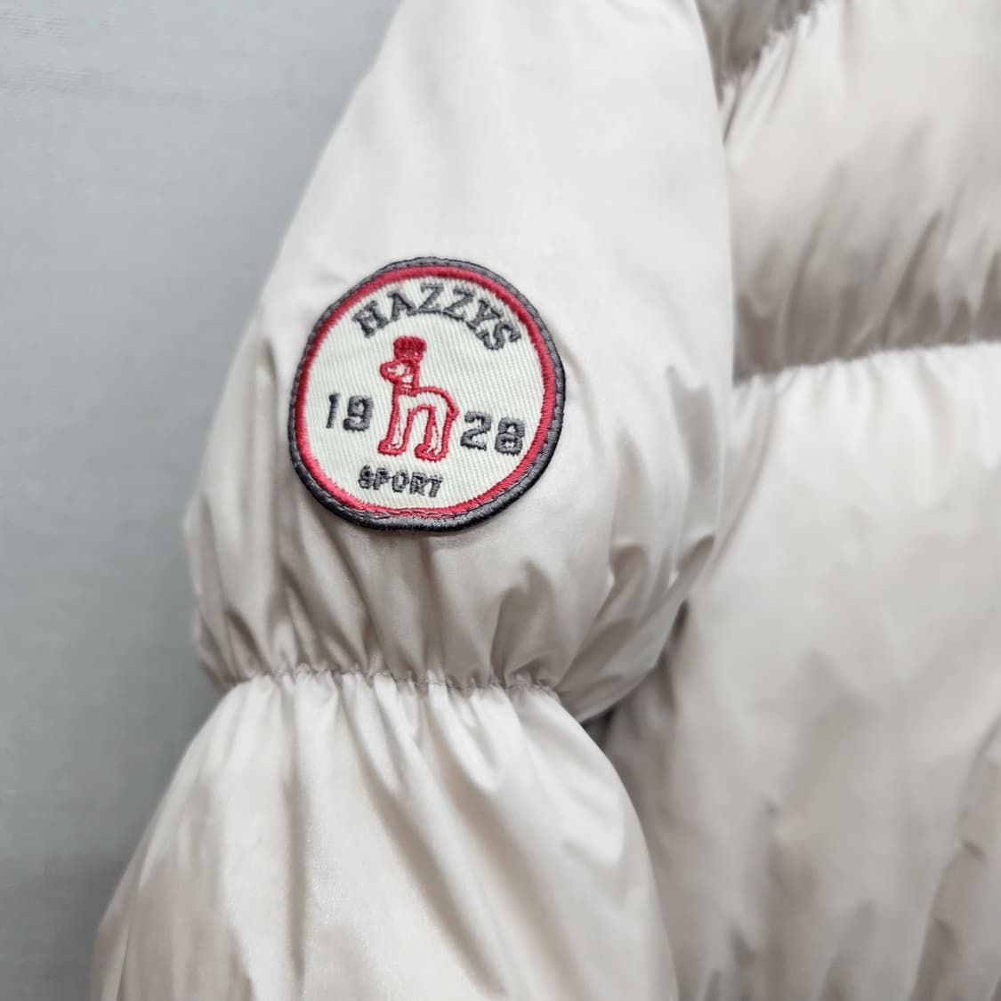 헤지스 스포츠 아머패치 로고 덕다운 패딩 L 상품이미지3