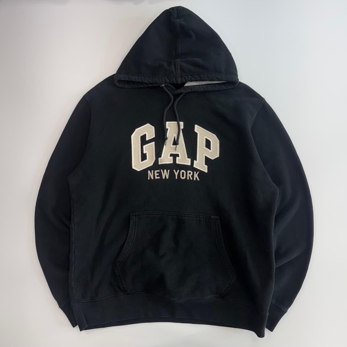 Gap 갭 베이지 로고 블랙 후드티 상품이미지3