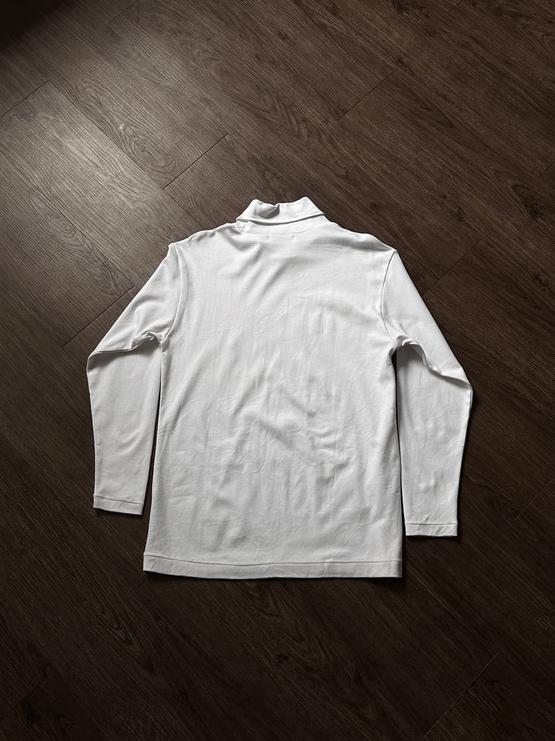 Courrèges "눈 내리는 숲 속의 집" 폴라 슬리브 상품이미지7