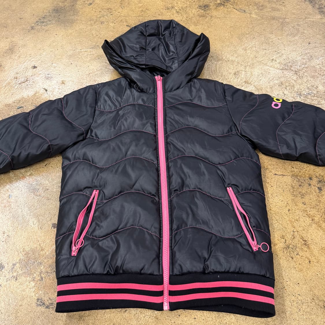 아디다스 블랙 핑크 숏패딩 85 상품이미지3