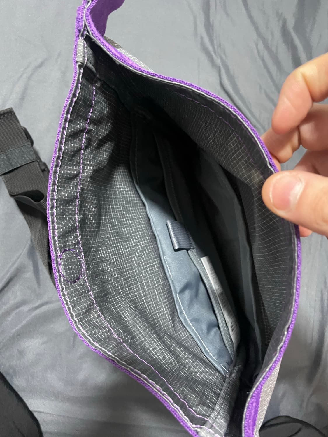 나이키 ACG 3L 퍼플블랙 힙색 상품이미지4