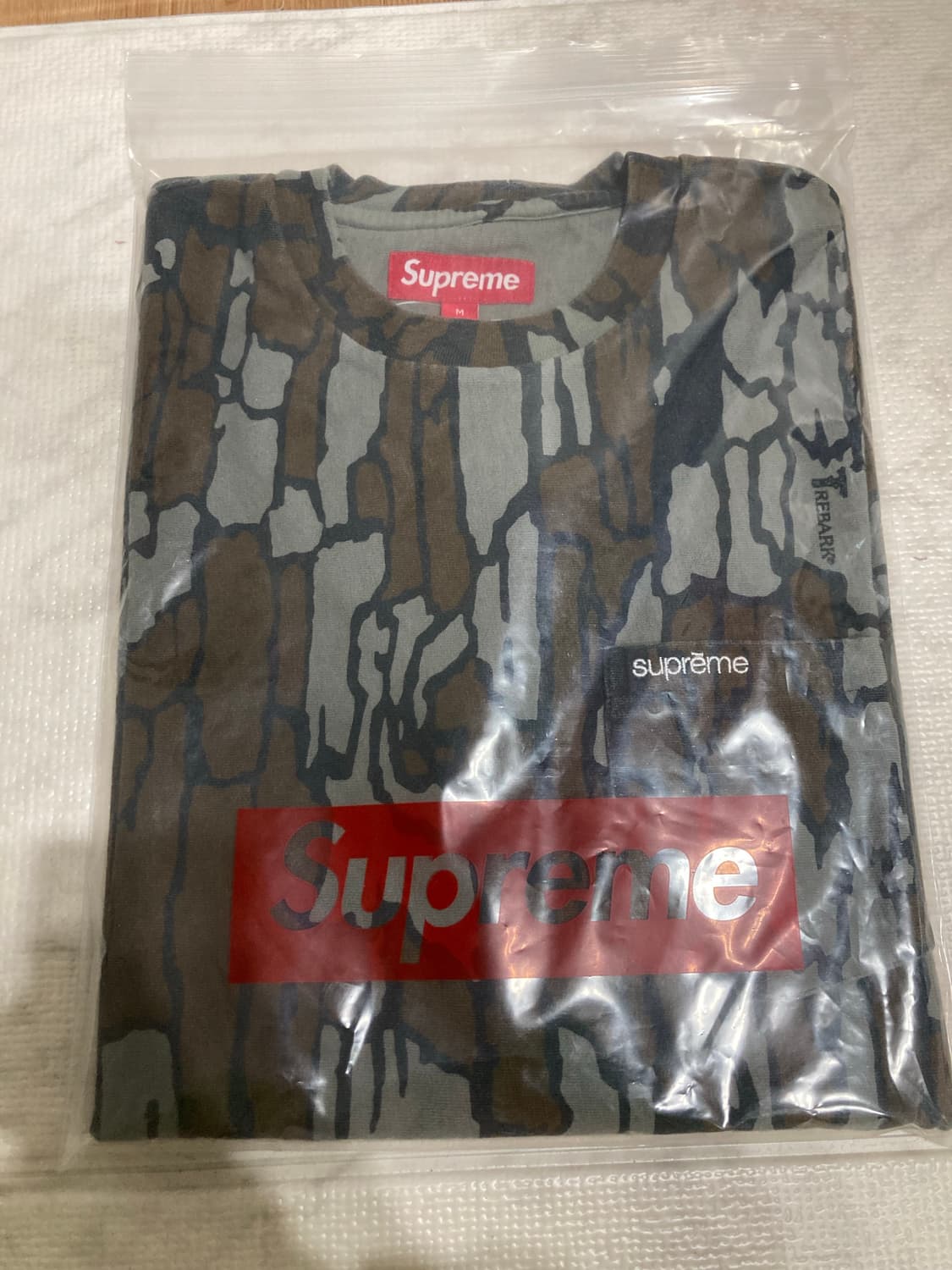 슈프림 25ss 포켓 티셔츠 모시 오크 트레바크 카모 상품이미지1