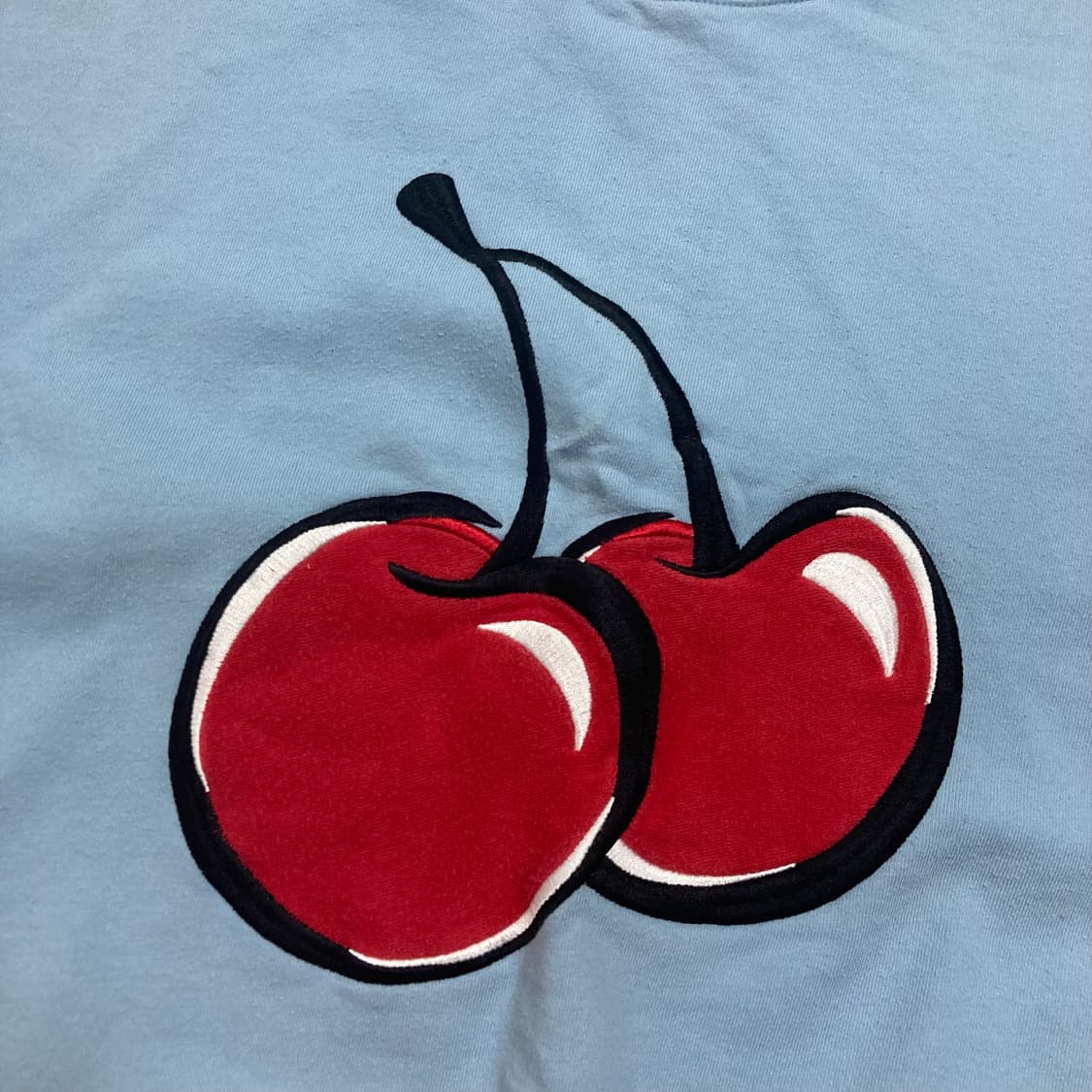 키르시 체리 빅로고 스카이 컬러 맨투맨 상품이미지2