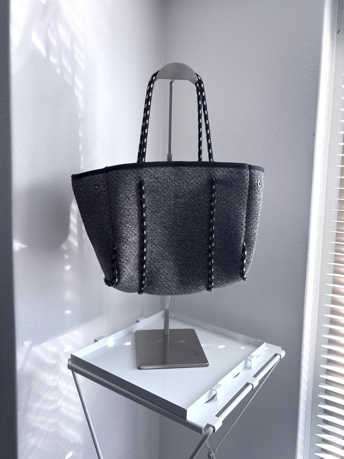 와이즈 스타일 네오프렌 핸드백 상품이미지3