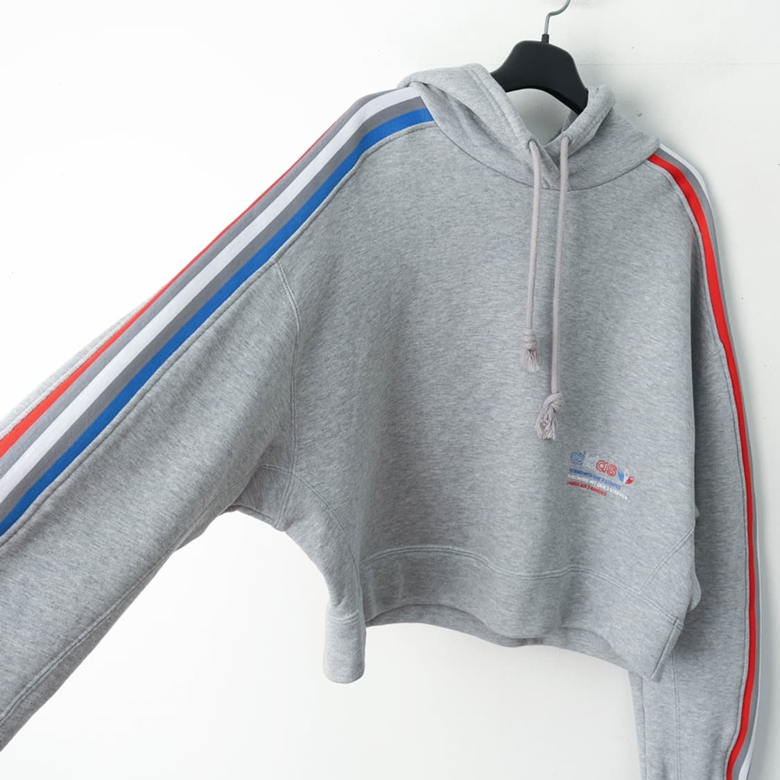 55/아디다스 트라이컬러 크롭 후드티 상품이미지4