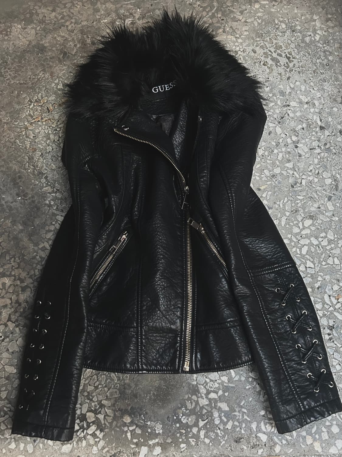 Guess V-kei black lace up fur leather jk 상품이미지1