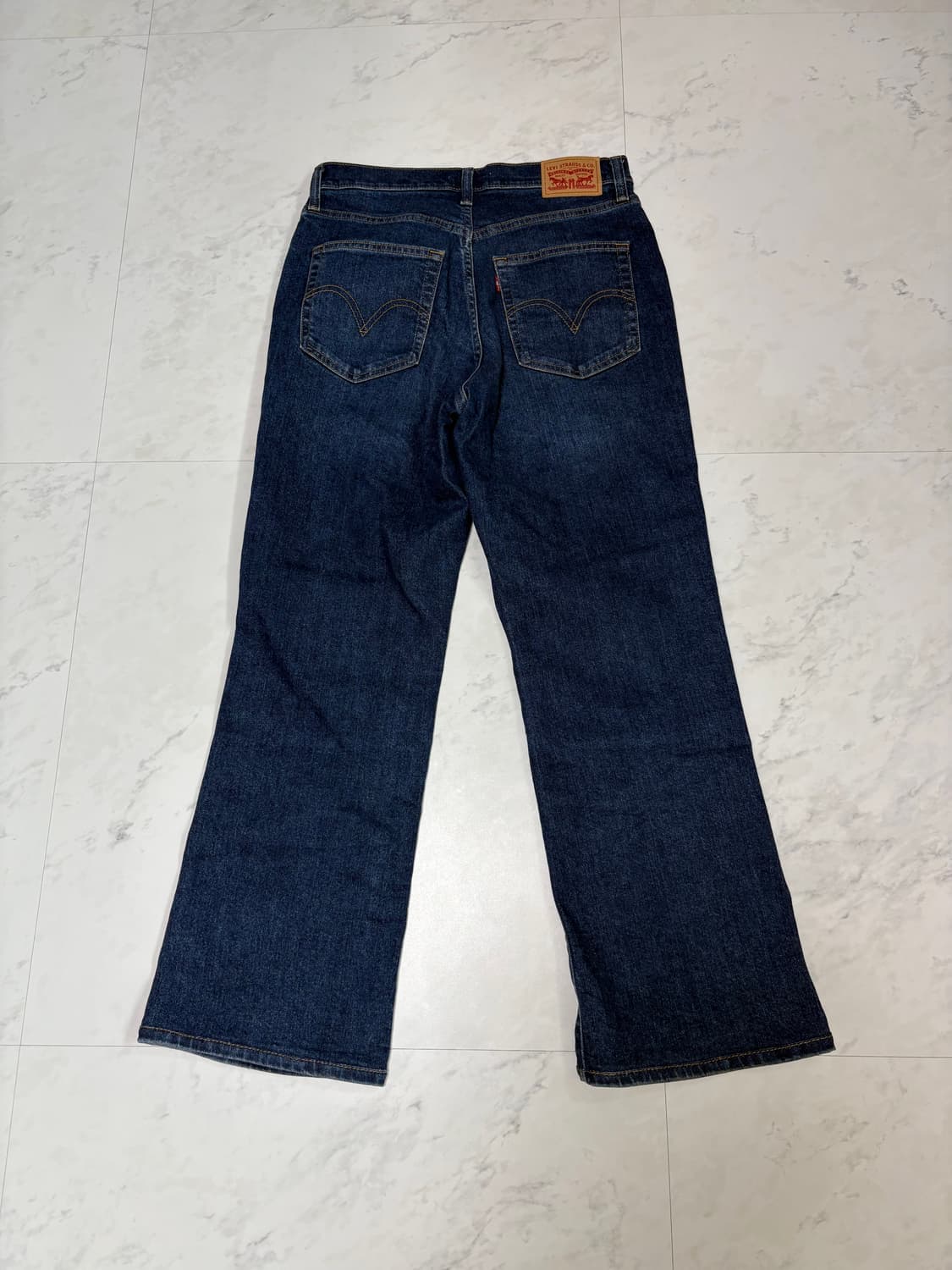 리바이스 하이웨이스트 크롭 플레어진 상품이미지2