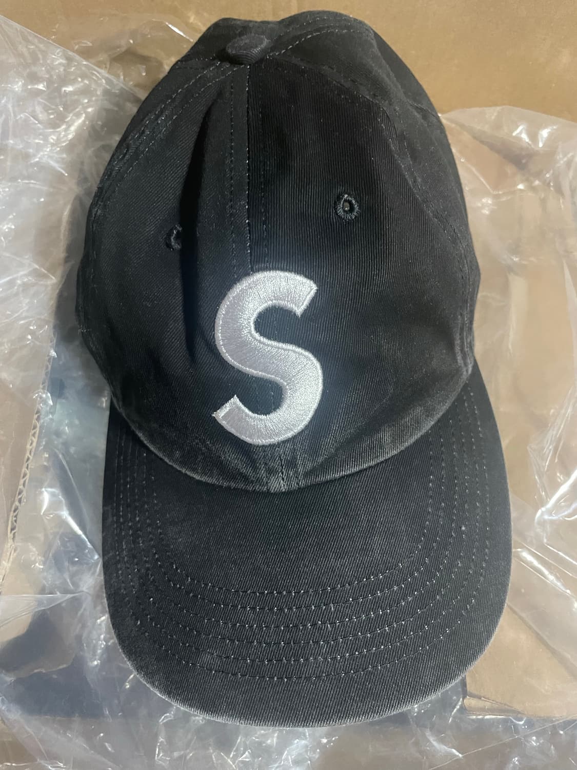 슈프림 피그먼트 코티드 투톤 s로고 볼캡 블랙 상품이미지1